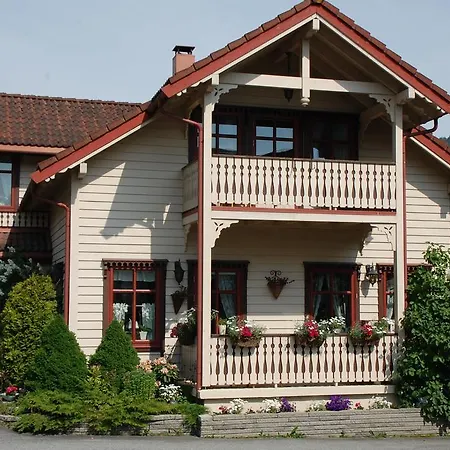 Eikum Hotel 3*